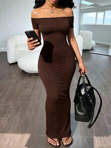 Vestido elegante de unicolor con hombros descubiertos y mangas cortas ajustado para mujer - Cafetería - Ver 1