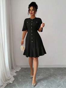 Vestido mini elegante de manga corta con bajo acampanado y patchwork - Negro - Ver 4