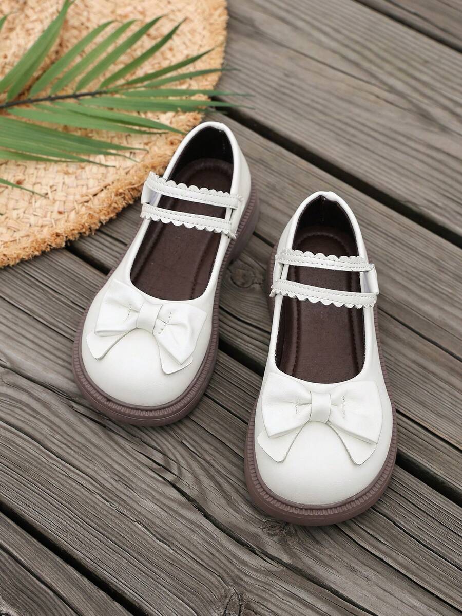 1 par de zapatos tipo Mary Jane para niñas, modelo 2026, zapatos planos antideslizantes para uniforme escolar, con cierre de , color blanco y marrón claro mate, zapatos tipo princesa Mary Jane adecuados para verano, todas las estaciones, bodas, presentaciones escolares, atuendos casuales y reuniones de ocio - Blanco - Ver 1