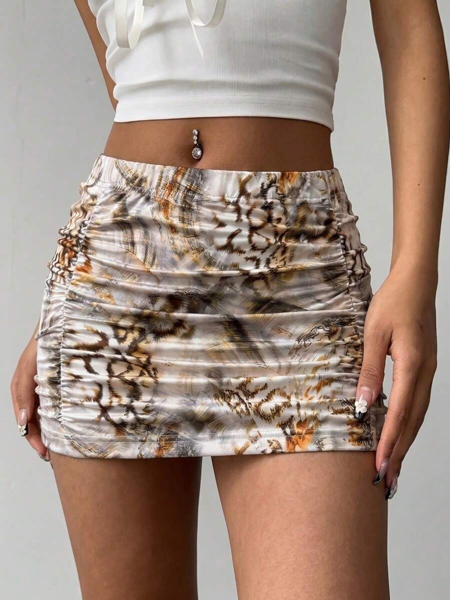Sookaugx Seamless Knit Low-Waist Digital Camouflage Print Women Sports Shorts - Multicolor - View 1
