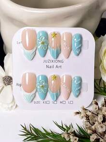 10 piezas de uñas postizas de almendra hechas a mano, estilo francés en color verde azulado con tallado de ondas de agua sobre una base nude. Las puntas francesas están pintadas a mano en verde azulado con un degradado blanco a azul. Estas uñas están hechas a mano con patrones estereoscópicos 3D de conchas, ondas de agua y tallados transparentes, acentuados con perlas blancas y decoraciones de estrellas de mar doradas. - Azul menta - Ver 2
