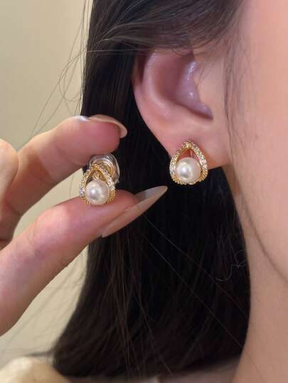 1 par de pendientes de clip con lágrima de zirconia brillante y perla, accesorio lindo para mujeres, adecuado para boda, fiesta y uso diario