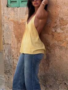 Conjunto de tirantes finos con cuello Halter y espalda descubierta para mujer, Top Sexy con curvas para salidas de verano, llamativo estilo puro y lujoso - Amarillo - Ver 3