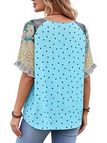 新款优雅休闲加大码女式小爱心印花褶皱拼接喇叭袖时尚日常度假T恤，春夏款 - 淺藍色 - 查看 2