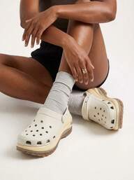 Crocs Mega Crush Unisex Clogs Almond Tint / Multi 2079880LM