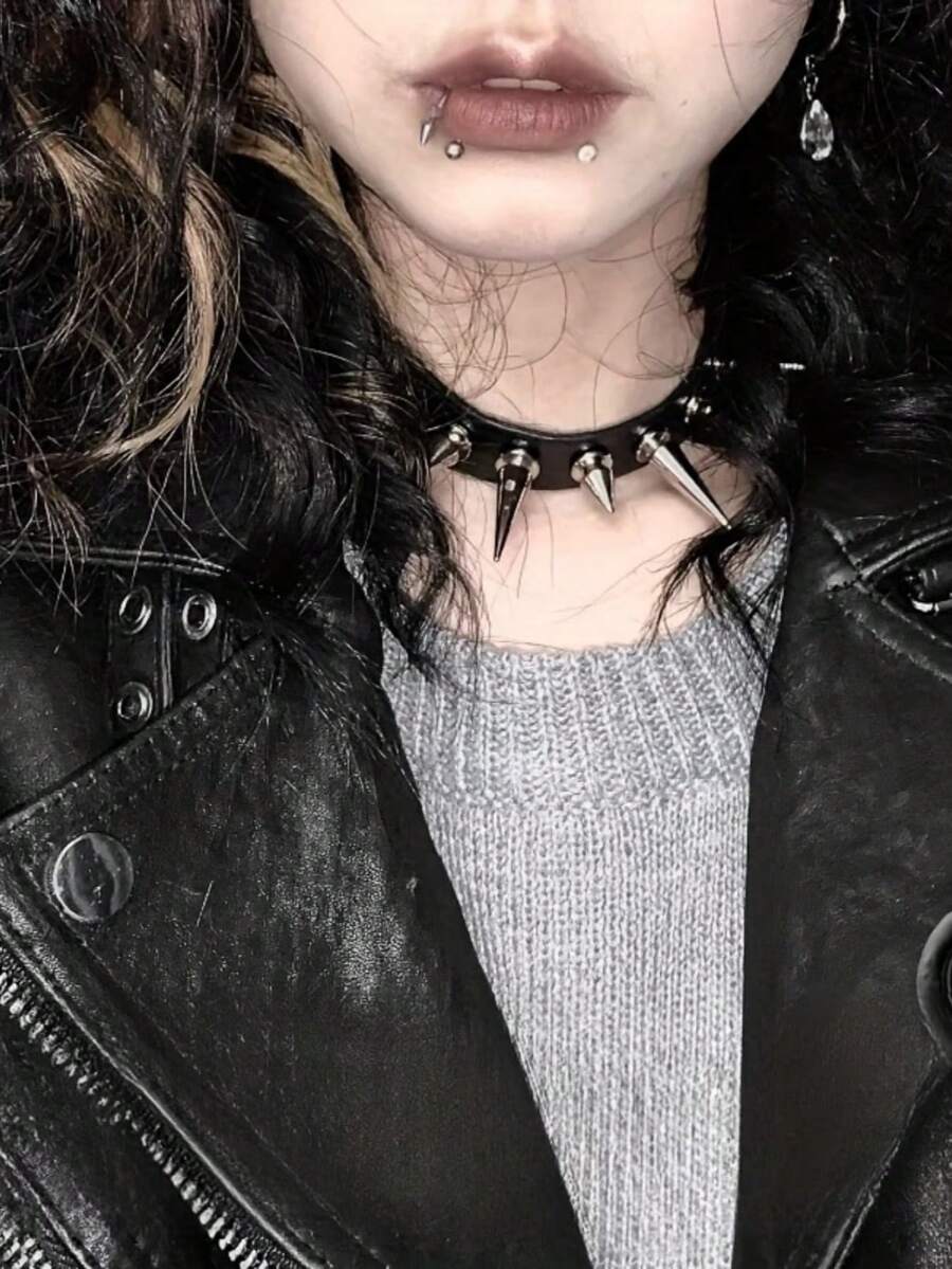 2 chiếc vòng cổ choker cá nhân hóa thời trang, vòng cổ da PU đính đinh tán phong cách punk, vòng cổ choker đính đinh tán cá tính, dây chuyền xương đòn sang trọng, vòng cổ phong cách trung tính tối màu, vòng cổ choker phong cách hip-hop rock cá nhân hóa. - Nhiều màu - Xem 1
