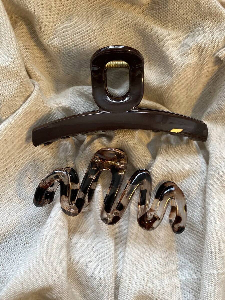 2pcs/Set Women Acrylic Coffee Color Straight Claw Clip And Caramel Leopard Wave Claw Clip Combo, Fashion Versatile, Elegant Minimalist, Solid Color Hair Clips, Suitable For Daily, Casual, Party, Beach, Vacation, Hairstyling, Face/Hair Washing, Makeup, Outfit Accessories, Autumn/Winter/Spring/Summer Hair Clips,Travel,Birthday - Multicolor - View 1