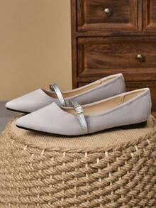 Giày Mary Jane nữ màu xám nhạt bằng da lộn, mũi nhọn, kiểu dáng slip-on có khóa cài, phù hợp với váy và trang phục thường ngày/thường nhật. - Màu Xám nhạt - Xem 5