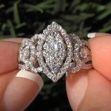 镶嵌奢华立方氧化锆的优雅承诺戒指，婚礼订婚派对礼物（女士款） - 銀色 - 查看 1