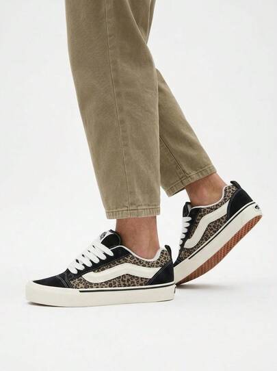 Vans Knu Skool Women's Sneakers Black VN000D756I71