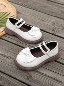 1 Đôi giày Mary Jane mới năm 2026 cho bé gái, giày đế bằng chống trơn trượt, giày đồng phục học sinh, khóa dán, màu trắng, giày công chúa Mary Jane màu nâu nhạt mờ, thích hợp cho mùa hè, mọi mùa, đám cưới, biểu diễn ở trường, trang phục thường ngày, các buổi tụ họp giải trí. - trắng - Xem 2