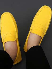 [Sepatu Loafer Mokasin Metalik] Sepatu Loafer Mokasin Pria dengan Dekorasi Metalik, Sepatu Slip On Nyaman dan Anti Selip, Sepatu Pria, Musim Semi dan Musim Panas - Kuning - View 2