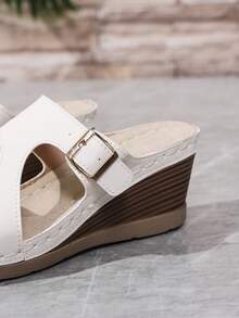 Sandalias de plataforma con cuña y hebilla de unicolor retro para mujer de talla grande - Beis - Ver 9