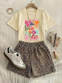 2 piezas Conjunto de top de manga corta con estampado flor y short animal print estampado animal para mujer- Traje de verano de dos piezas para mujer para vacaciones en la playa - Beis - Ver 1