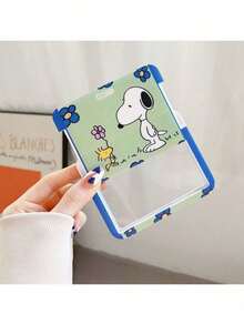 SNOOPY 主題多功能卡夾鑰匙圈，附生動卡通圖案，多色可選（奶油色與撞色）。硬質材質耐壓耐衝擊。整合身分證卡槽、公車卡槽與鑰匙圈，適合學生宿舍、通勤與辦公室使用。適合作為聖誕禮物與情侶小禮，實用且多功能。 - 彩色 - 查看 4