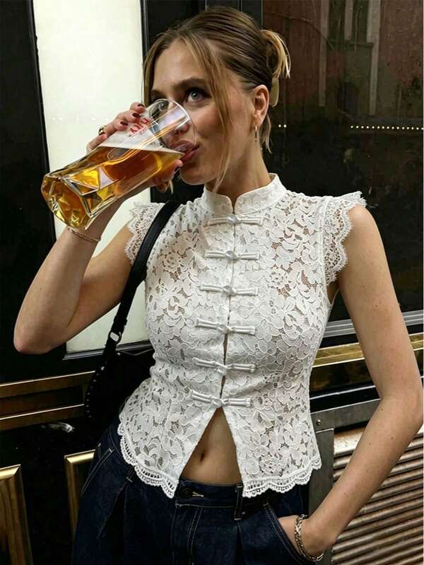 1pc White Semi-Transparent Lace Collar Sleeveless Fitted Slim Blouse, Elegant For Commuting, Leisure, Vacation In Spring & Summer