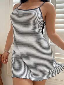 Chemise de nuit grande taille pour femmes, imprimé rayé blanc et gris, robe courte à bretelles fines, décontractée et confortable pour un port quotidien, vêtement d'été, robe d'été pour femmes - Multicolore - Voir 5