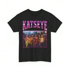 T-shirts à motifs d'anime, T-shirts à motifs Katseye, convenant aux fans masculins et féminins, produits dérivés Katseye, tailles S à 5XL, adaptés à un usage personnel, doux et confortables, parfaits pour les réunions de famille, les soirées à thème, les tenues parent-enfant, les T-shirts de groupe, les vêtements de travail quotidiens pour femmes, hauts pour femmes, T-shirts pour hommes, hauts pour hommes, hauts pour adolescents, T-shirts pour adolescents. - Noir 2 - Voir 1