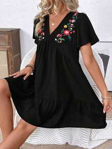 Vestido casual corto de mujer con cuello en V, mangas cortas, plisado simple y bordado de muñeca - Negro - Ver 3