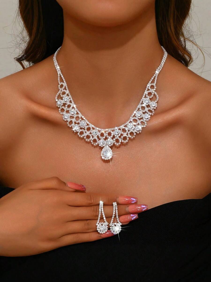 Bộ trang sức cưới cao cấp, vòng cổ và bông tai hai lớp hình hoa hướng dương đính pha lê lấp lánh. - Bạc - Xem 1