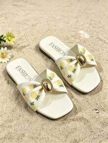 Sandal Outdoor Modis Baru untuk Anak-Anak, Sandal Datar Ujung Persegi untuk Musim Panas, Dekorasi Gesper Logam, Sepatu Anak Perempuan Baru, Sandal Pantai - Kuning - View 4