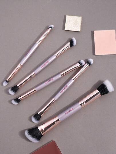 MAANGE Bộ 5 cọ trang điểm mặt chuyên nghiệp hai đầu, gồm cọ má hồng, cọ phấn phủ, cọ phấn mắt, cọ highlight, cọ tạo khối và cọ tạo hiệu ứng hào quang. Sử dụng sợi mềm mại, nhẹ nhàng cho da, thích hợp trang điểm hàng ngày, bộ cọ trang điểm du lịch tiện dụng, quà tặng cho phụ nữ và bé gái.