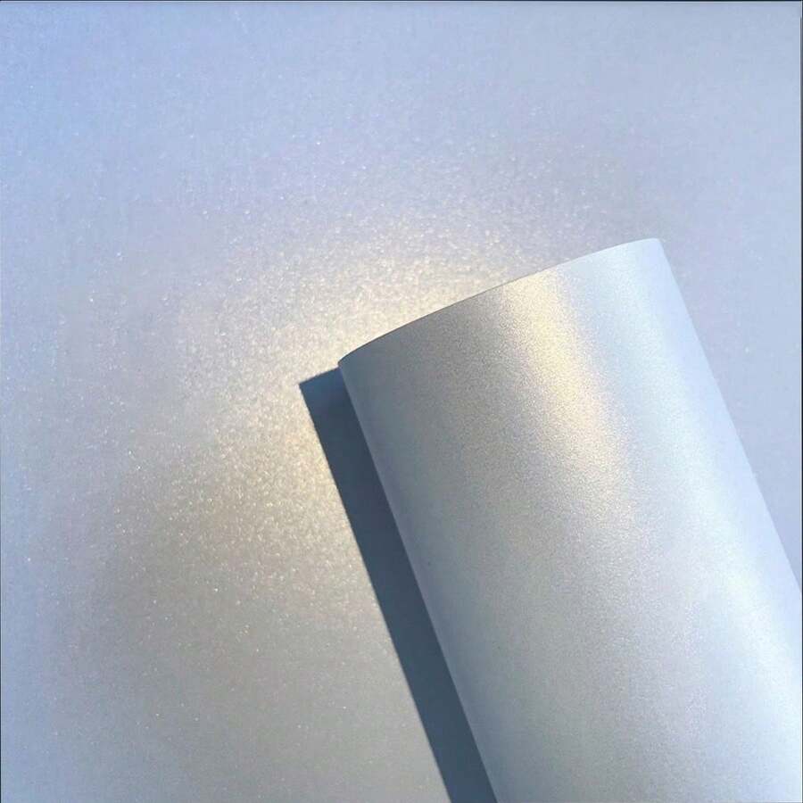 24 tờ giấy bìa màu trắng ánh ngọc trai ánh kim, kích thước 8.5x11.7 inch, thích hợp cho in phun/laser, viết, cắt, làm bưu thiếp, cốc tự làm, nhãn dán, khung ảnh, thiệp mời, chứng chỉ, đồ thủ công cưới, nghệ thuật giấy, dự án trường học, sổ lưu niệm, thiệp mời, định lượng 250GSM, độ bóng cao cấp và độ bền cao với họa tiết lấp lánh. - Bộ - Xem 1