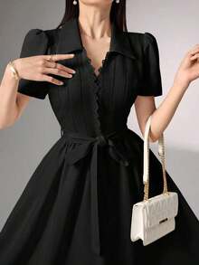 Vestido Formal de Oficina para Mujer, Cuello Solapa con Ribete de Encaje, Cuello en V, Manga Corta, Cinturón en la Cintura, Vestido Midi Acampanado - Negro - Ver 1