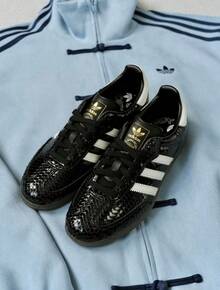 Adidas Samba OG Silver Metallic Cracked Leather Women's JR0035 | Retro Heritage Style, Timeless Silhouette - 黑與白 - 查看 4