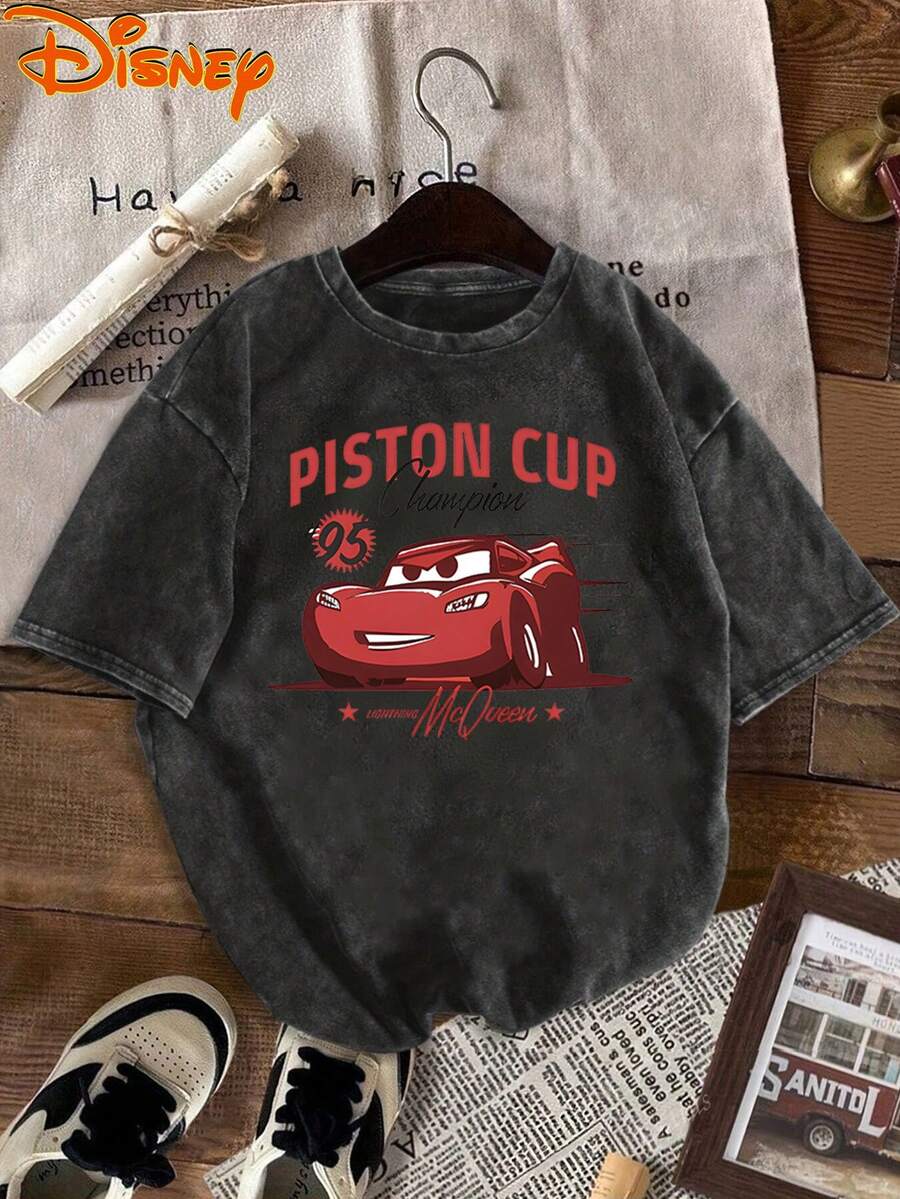 Disney Licensed Women's Summer Pure Cotton Short Sleeve T-Shirt, Cars Lightning McQueen Vintage Elegant Women's 100% Pure Cotton Short Sleeve T-Shirt, Vintage Fashion Distressed T-Shirt, Disney-Themed Street Style 2026 Spring/Summer Popular Vintage Fashion Distressed Crew Neck T-Shirt, Suitable For Daily Outings, Theme Park Events, And Gatherings - màu đen - Xem 1