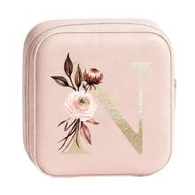 Caja de joyería portátil y mini, con letra dorada y estampado floral, caja de almacenamiento de múltiples capas pequeña para aretes, anillos, collares, organizador de joyas de viaje lindo para damas, caja de regalo de joyería compacta y artesanal, apilable para uso diario o viaje - Letra floral 1 - Ver 24
