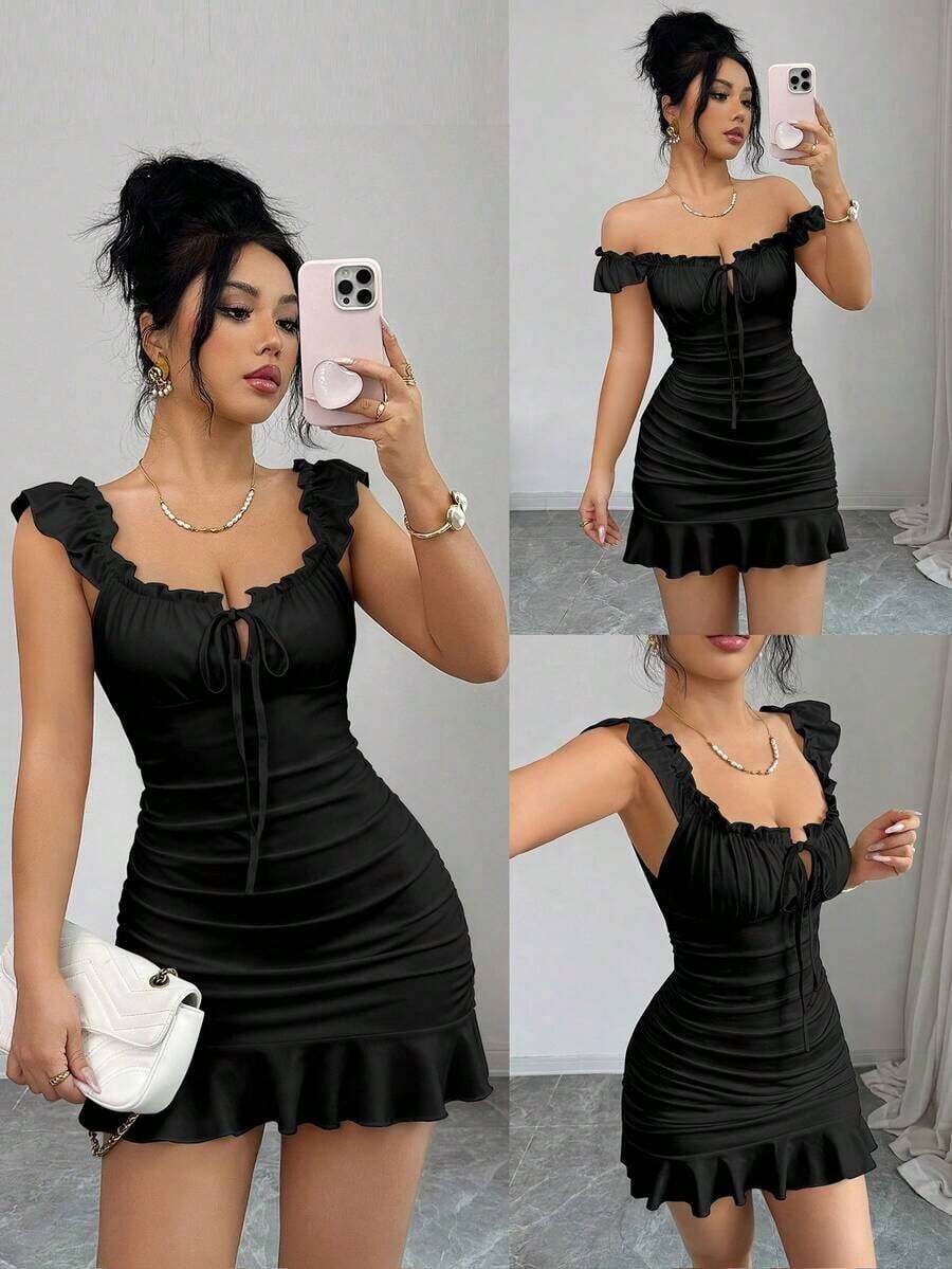 Vestido camisero con volantes en el bajo y hombros descubiertos, estilo vintage con estampado - Vestido entallado de línea A - Negro - Ver 1