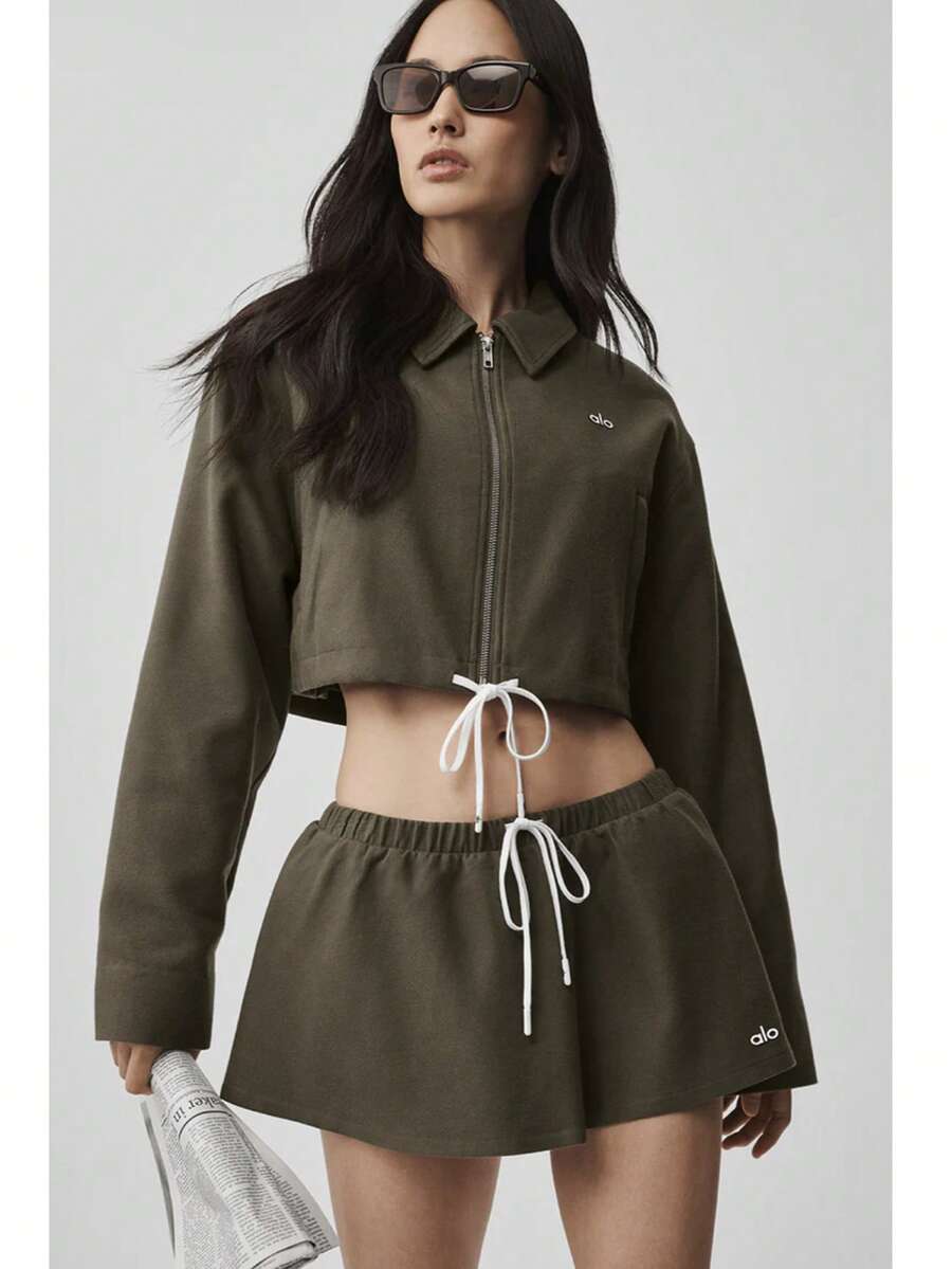 Alo Yoga Cropped Fan Favorite Full Zip Jacket | Signature Alosoft Comfort | Modern Studio-To-Street Silhouette | Luxury Athleisure Essential | Iconic Elegant Sporty Aesthetic - 軍綠色 - 查看 1