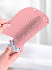 1pc Universal Size Heat-Resistant Hair Tool Mat, Suitable For Straightener And Curling Iron Storage And Travel, Heat-Resistant Silicone Hair Tool Mat, Heat-Insulating Pad, Suitable For Straightener, Flat Iron And Curling Iron, Protect Your Hair Tools, Non-Slip Silicone Heat-Insulating Mat Suitable For Restaurant Hotel Commercial Use - Multicolor - View 14