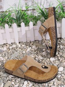 Sommeressentiell! Klassische khakifarbene vielseitige Slip-On Sandalen mit verstellbarem Schnallenverschluss, minimalistisch aber langanhaltend, weiche korkähnliche Sohle passt sich der Fußform an, mühelos elegant zu jedem Outfit - Khaki - Übersicht 3