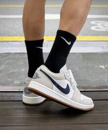 Nike Air Jordan 1 Low 'Men's Patent Varsity Red Black Jordans For Men HV4089-006 | Low-Top Versatility, Everyday Wearable - 藍白色 - 查看 2