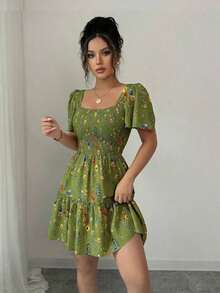 Vestido corto de verano para mujer con cuello cuadrado, mangas acampanadas y volantes en el bajo - verde menta - Ver 4