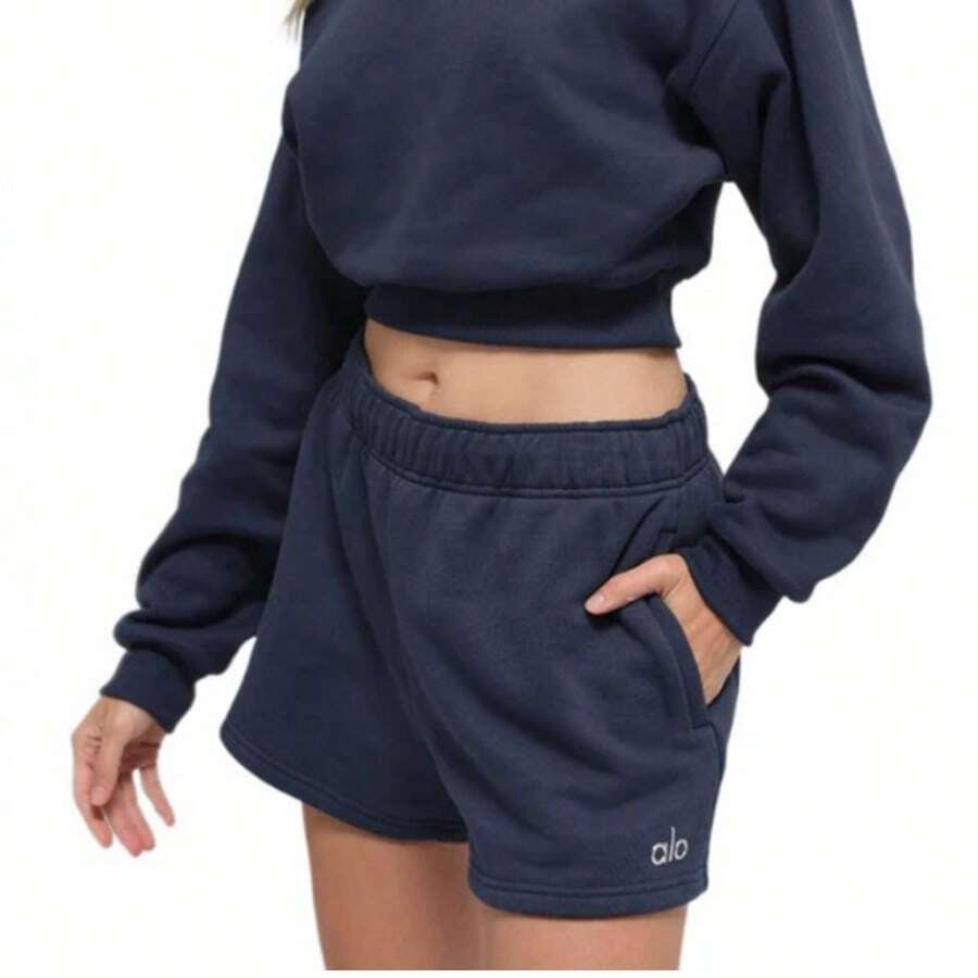 Alo Yoga Accolade Sweat Short | Premium French Terry Loungewear | Luxury Soft-Touch High-Waist Athletic Short | Versatile Unisex Studio-To-Street Essentials | Iconic Chrome Logo Relaxed Fit Apparel - 藏蓝色 - 查看 1
