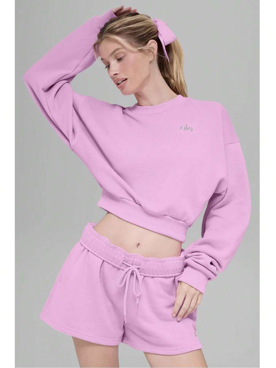 Alo Yoga Cropped Accolade Crewneck | Heavyweight Soft French Terry | Luxe Brushed Interior | Drop-Shoulder Relaxed Fit | Iconic Chrome Logo Detail | The Ultimate Street-To-Studio Staple - 粉色 - 查看 1