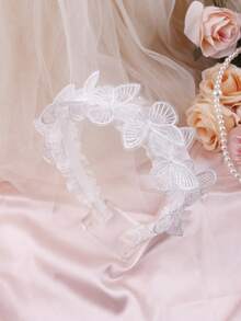1 chiếc băng đô ren thêu hình bướm màu trắng, phụ kiện đa năng tạo nên vẻ mềm mại, dịu nhẹ. - trắng - Xem 7