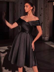 Elegant Satin Midi Cocktail Dress With One-Shoulder Design And A-Line Hem, Suitable For Corporate Galas, Luxury Cruises And Formal Occasions - Black - View 4