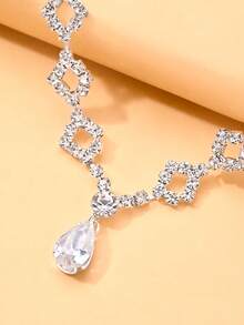 1pc New Teardrop Forehead Chain, Niche Design Luxury Crystal Hair Chain, Elegant Bridal Headpiece, Fashion Evening Dress Hair Accessory - Silver - View 3