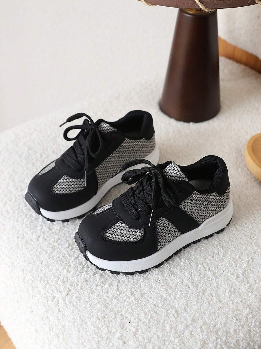 1 Pair Girls' Sports Shoes, Children's Casual Soft-Sole Sneakers, New Spring/Autumn Design - Black - View 1