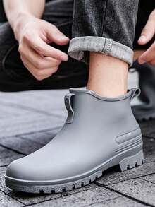 Botas de lluvia unisex para hombre y mujer, diseño sencillo de color sólido ideal para parejas, calzado exterior impermeable con suela antideslizante y resistente al desgaste, versátiles para combinar cualquier look, perfectas para días lluviosos, acampadas, pesca y paseos en la playa. - Gris - Ver 4