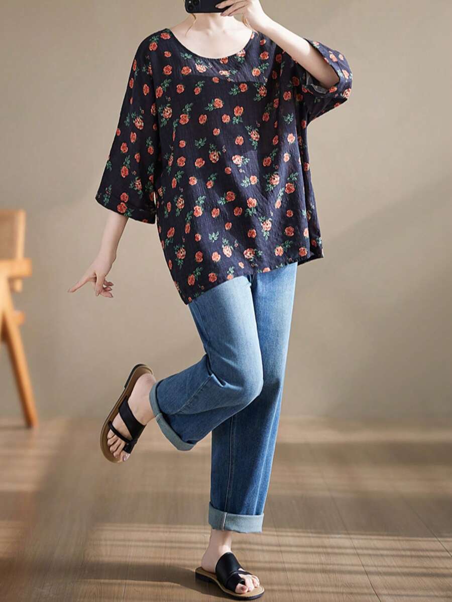 1件女士加大码舒适常规长度蝙蝠袖上衣,2026复古印花大码女式衬衫,印花位置随机,适合度假穿着 - 黑色 - 查看 1