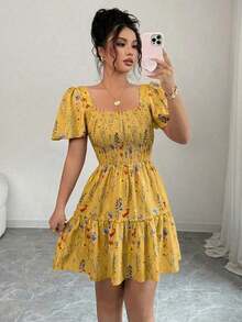 Vestido corto de verano para mujer con cuello cuadrado, mangas acampanadas y volantes en el bajo - Mostaza Amarilla - Ver 1