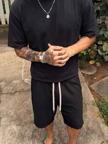 Fractyr 男士黑色纯色宽松T恤+毛边抽绳运动短裤，休闲两件套，夏季运动服 - 黑色 - 查看 2