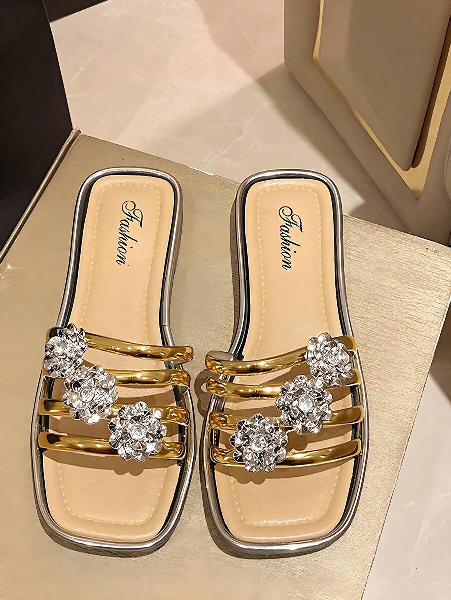 Nuevas sandalias de playa para vacaciones de verano,diseño moda,punta cuadrada,sandalias con flor de strass para mujer,pantuflas planas ligeras ideales para uso diario y salidas