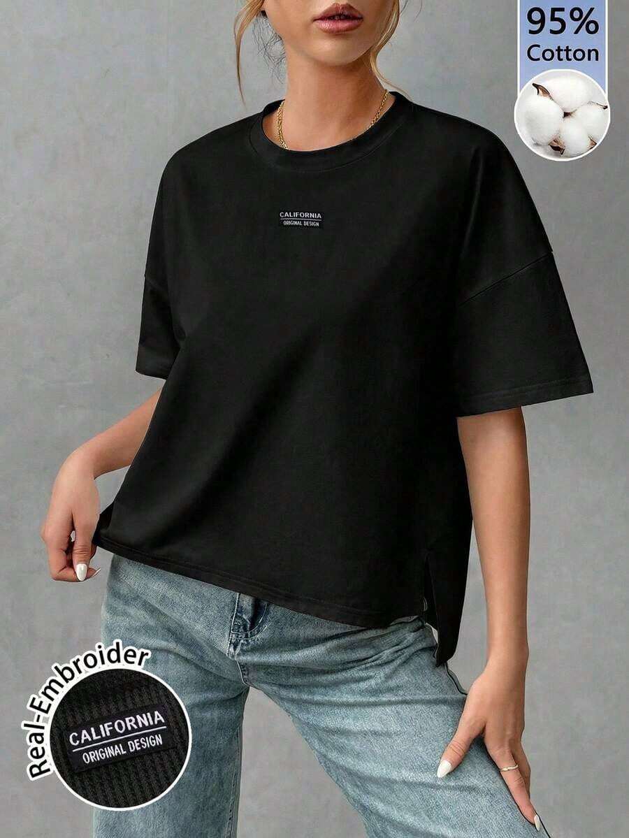Women's Comfortable Basic Cotton T-Shirt With Embroidered Letter Pattern, Stylish Design With Short Front And Long Back, Suitable For Outings, Combinations, Travel And Vacations, Unisex Urban Vintage Style Summer T-Shirt With Short Sleeve And Round Neck In Loose Cotton. - 黑色 - 查看 1
