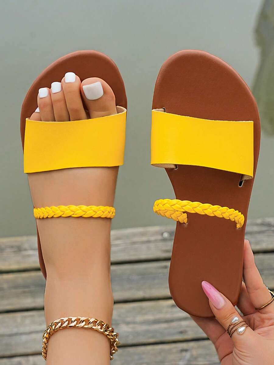 Dép lê một quai thời trang mới dành cho nữ, dép xỏ ngón kiểu La Mã sành điệu, màu đen, be, nâu, dép đế bằng thoải mái đi biển, dép đế dày được các blogger khuyên dùng, giày đi biển mùa hè, dép lê gót thấp mũi tròn khóa cài thanh lịch, dép ngoài trời đơn giản chống trượt, kháng mùi, dép đế bằng đa năng dành cho nữ. - Màu vàng - Xem 1